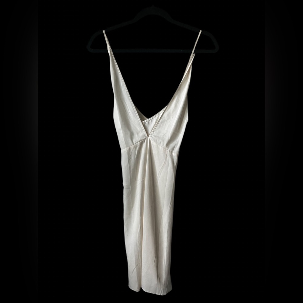 ALEXIS | Preena Lace Mini Dress in Ivory - Picture 6 of 10